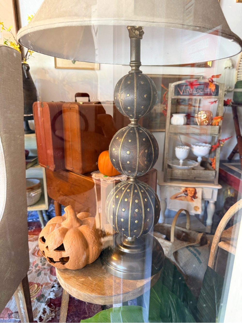 Decorative Bronze Triple-solid wood Orb Table Lamp